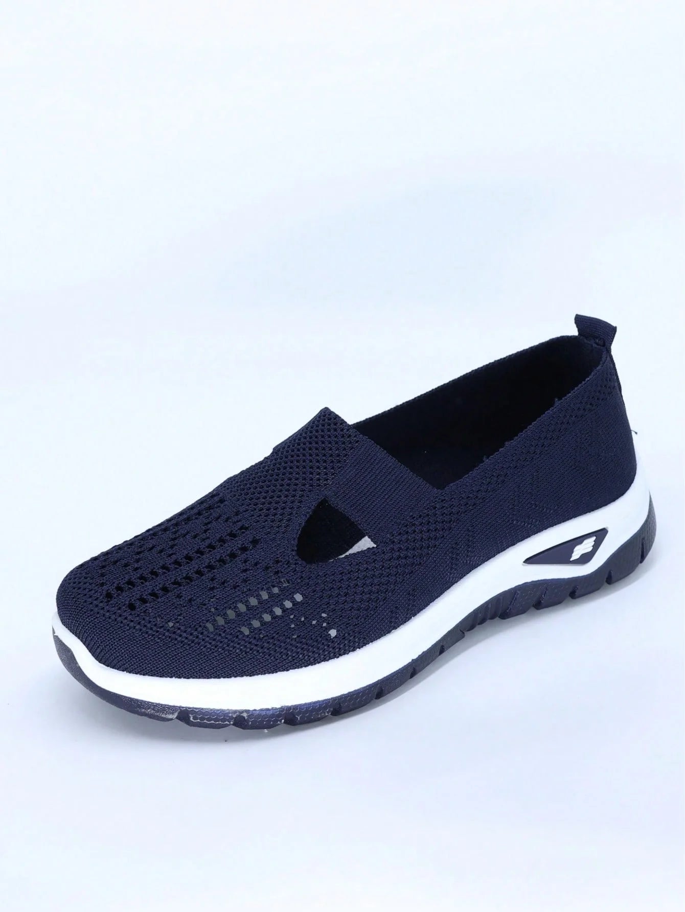 Women's casual sports shoes