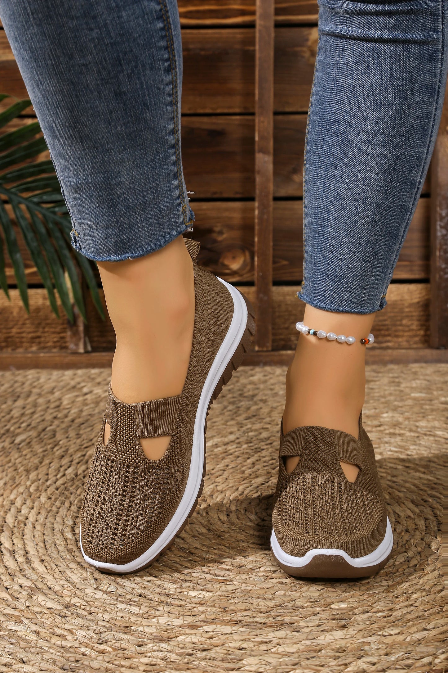 Women's casual sports shoes