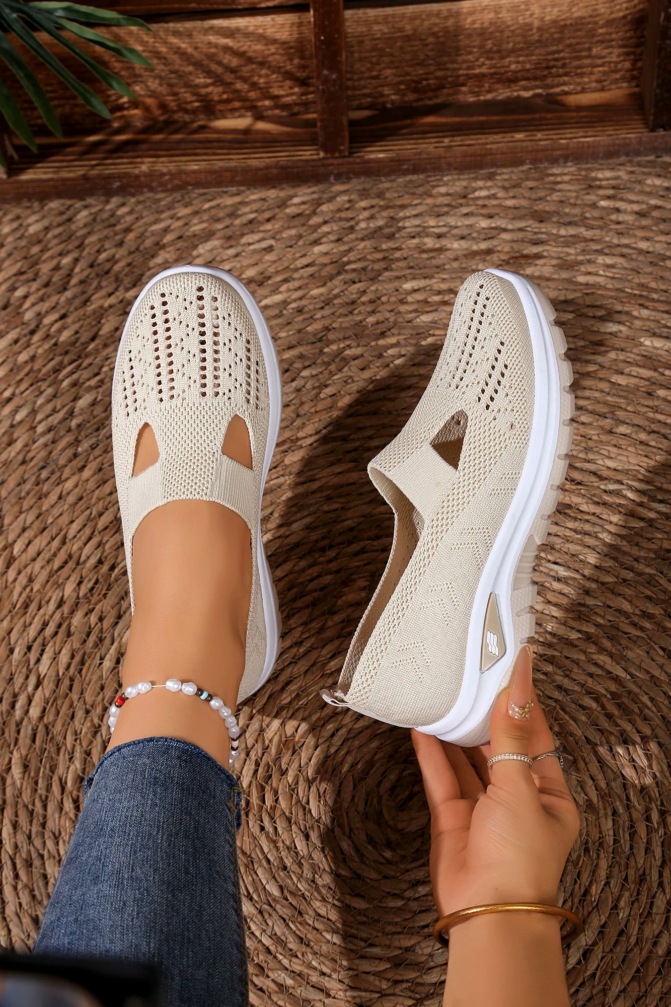 Women's casual sports shoes