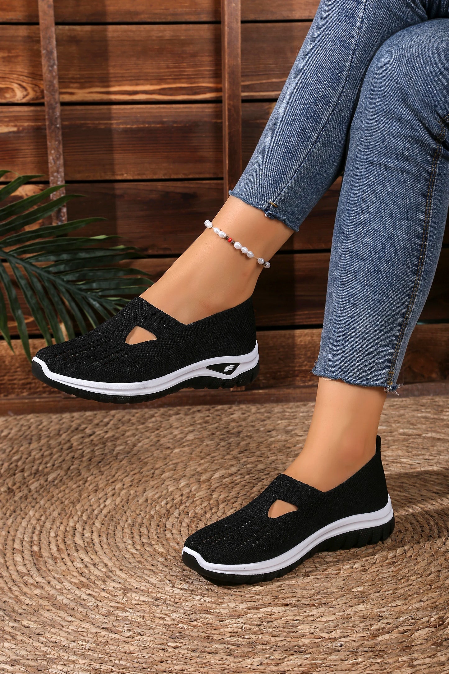 Women's casual sports shoes