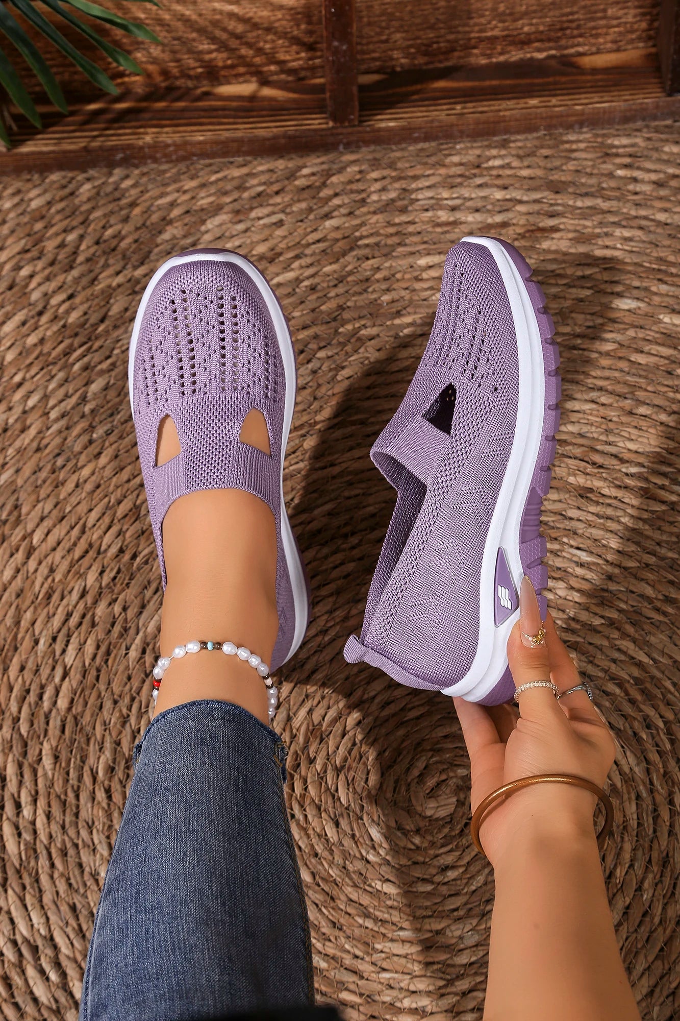 Women's casual sports shoes