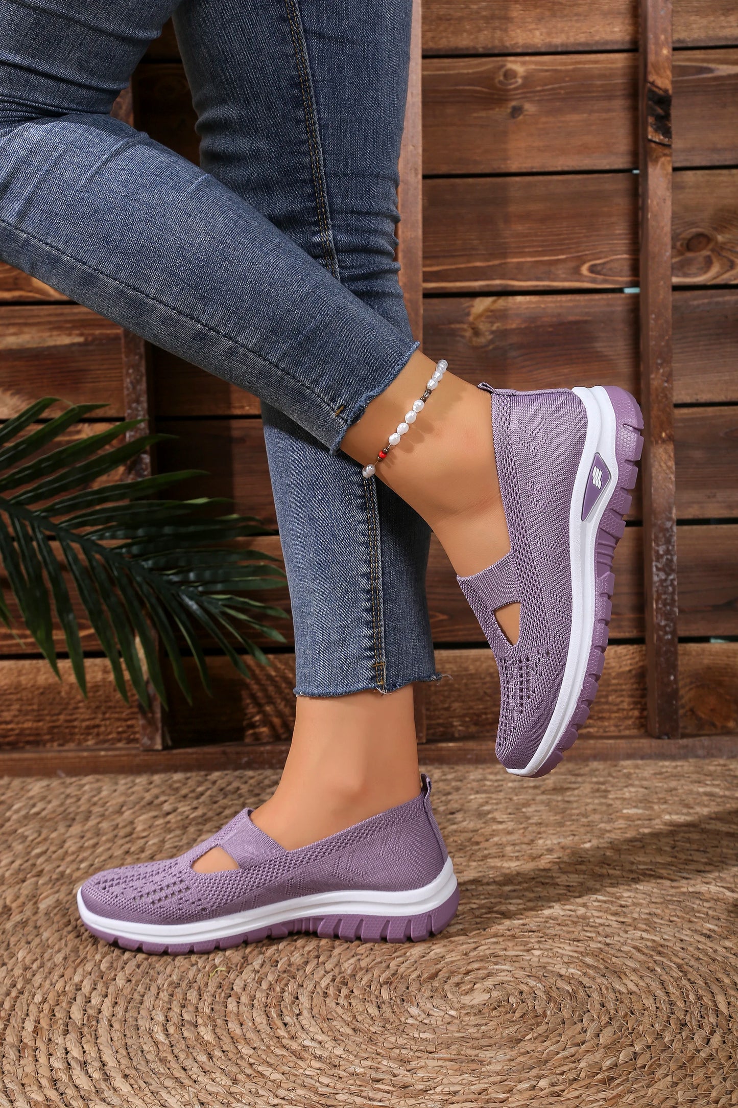 Women's casual sports shoes
