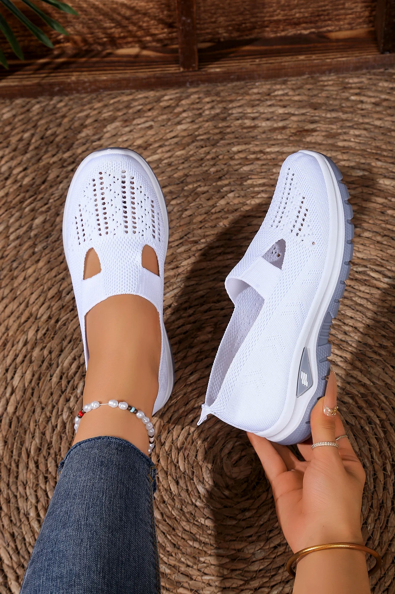 Women's casual sports shoes