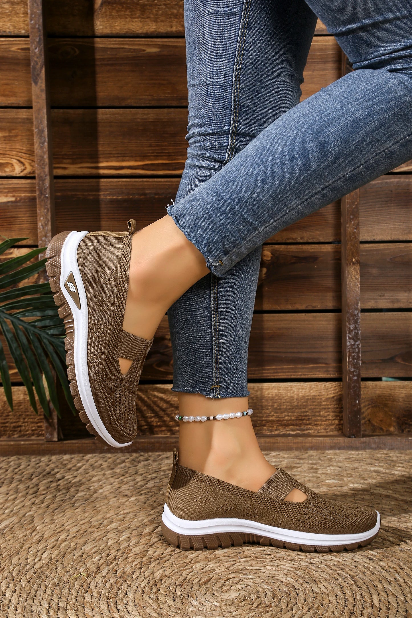 Women's casual sports shoes