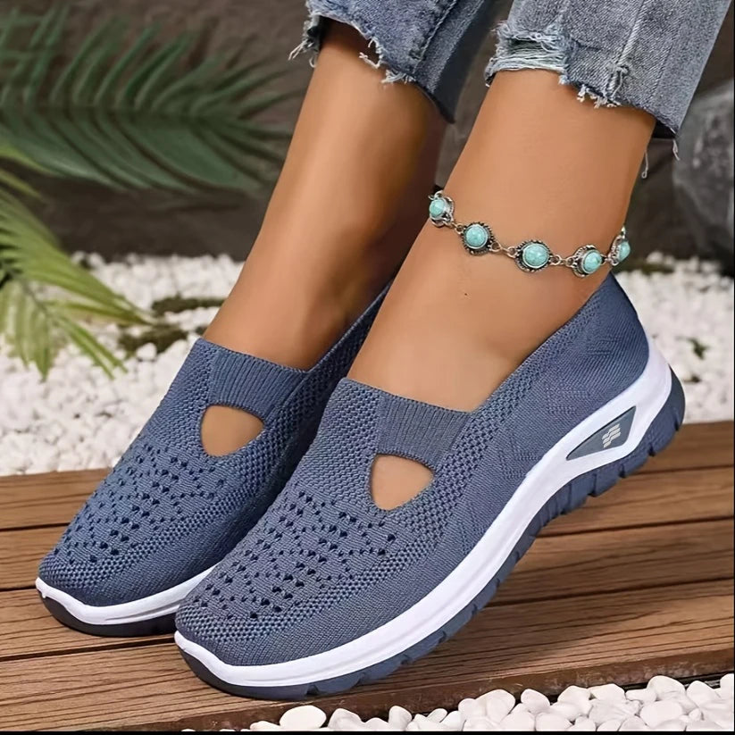 Women's casual sports shoes