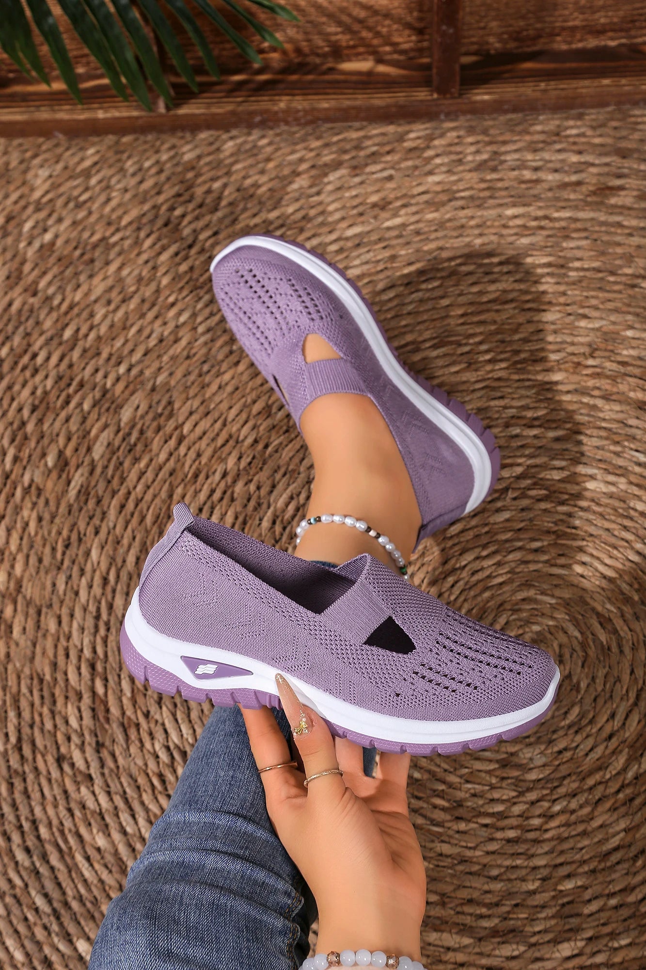 Women's casual sports shoes